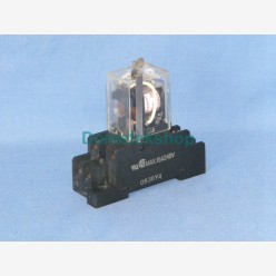 Omron LY2 w. base PTF08A, 220 VAC